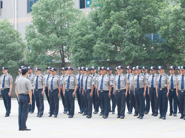 昆山保安公司如何提高工厂保安的服务